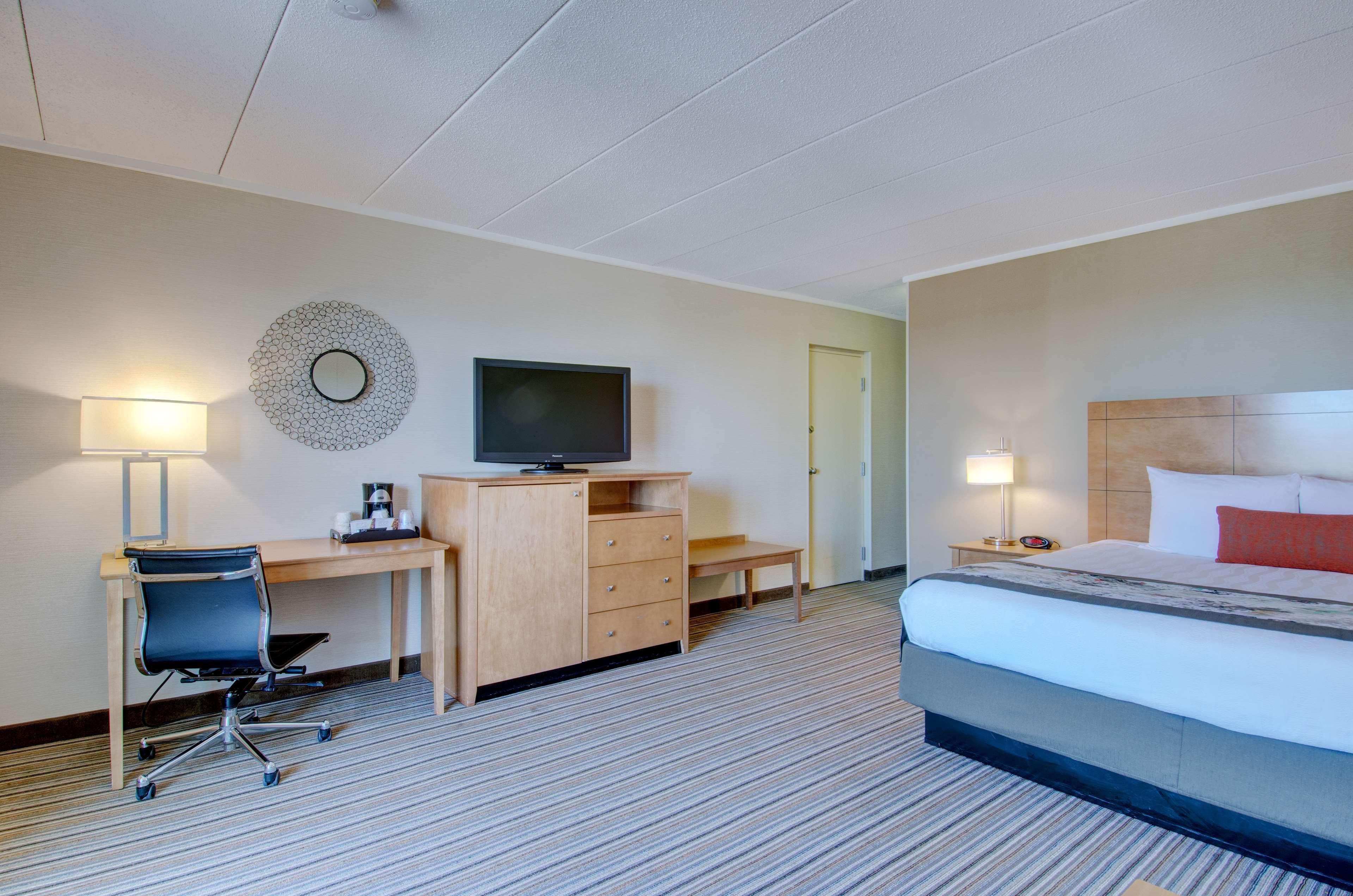 Best Western Plus Waltham Boston Экстерьер фото