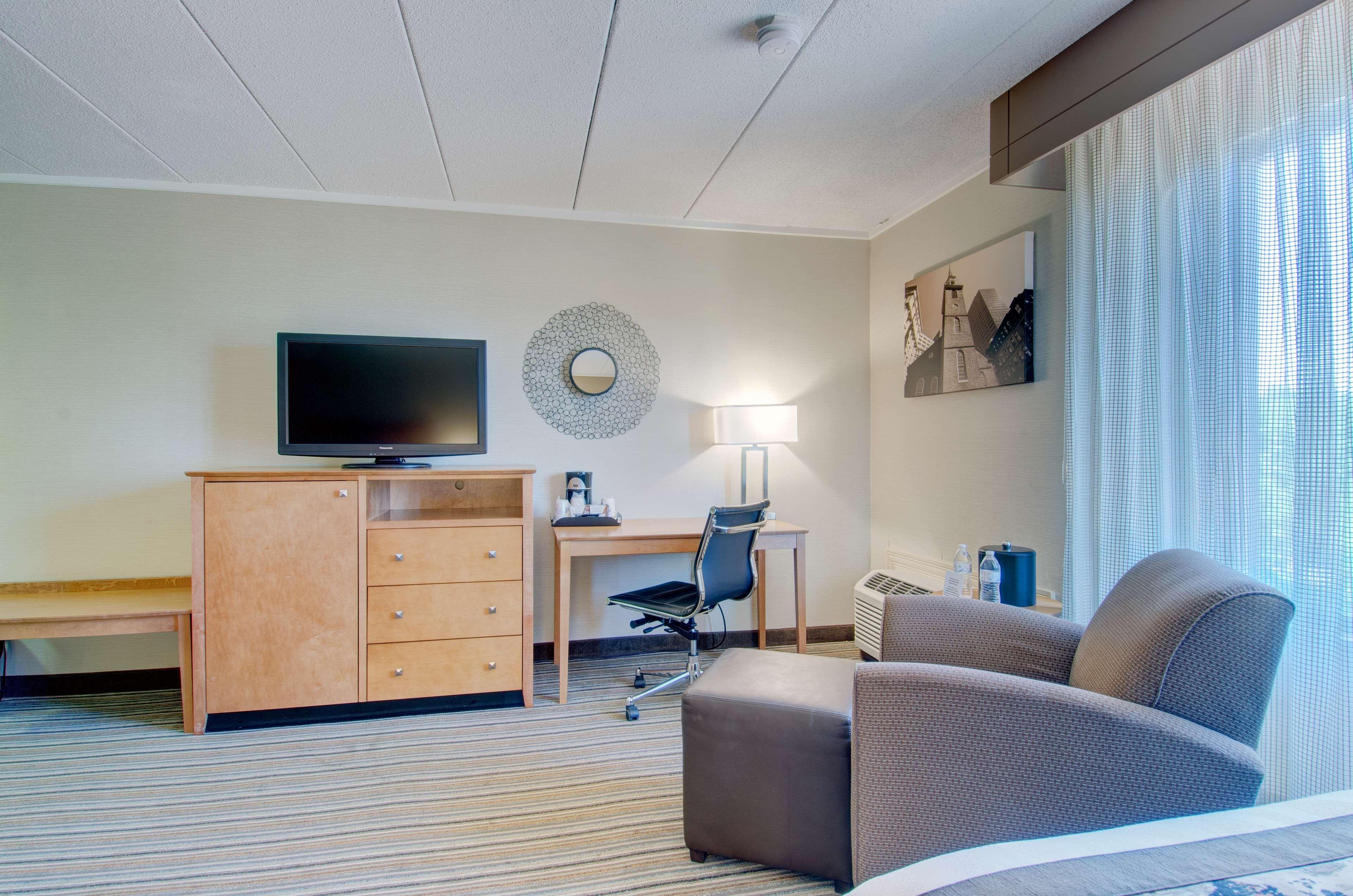 Best Western Plus Waltham Boston Экстерьер фото