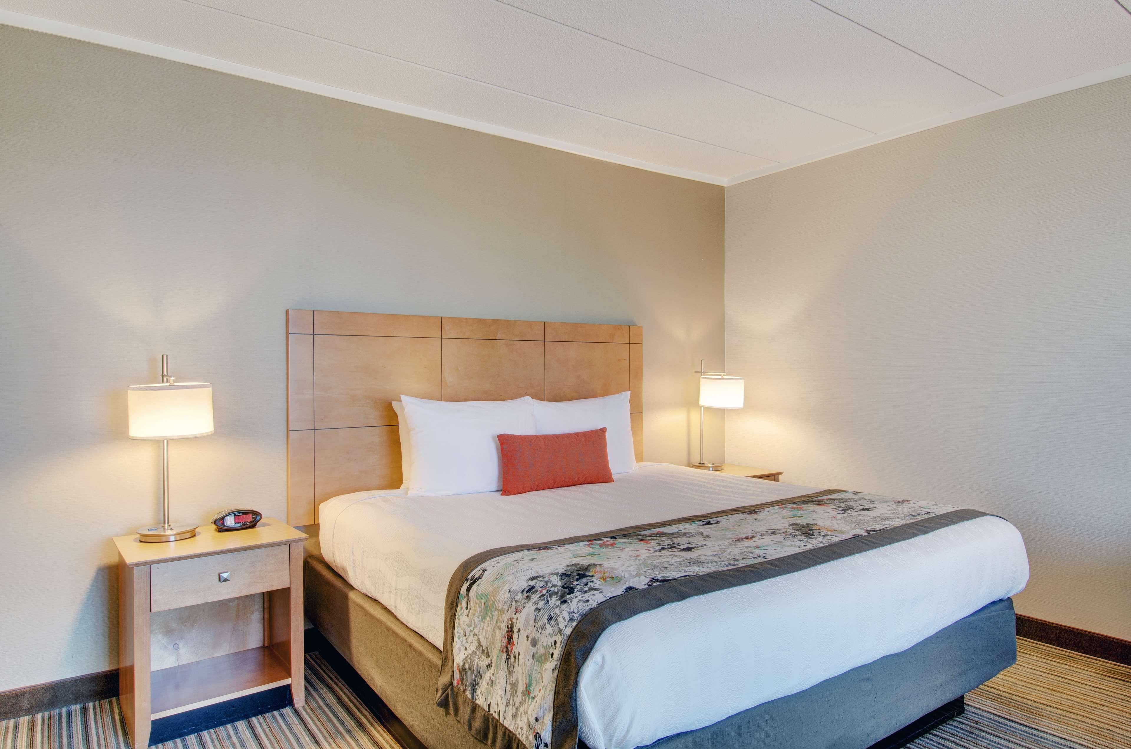 Best Western Plus Waltham Boston Экстерьер фото