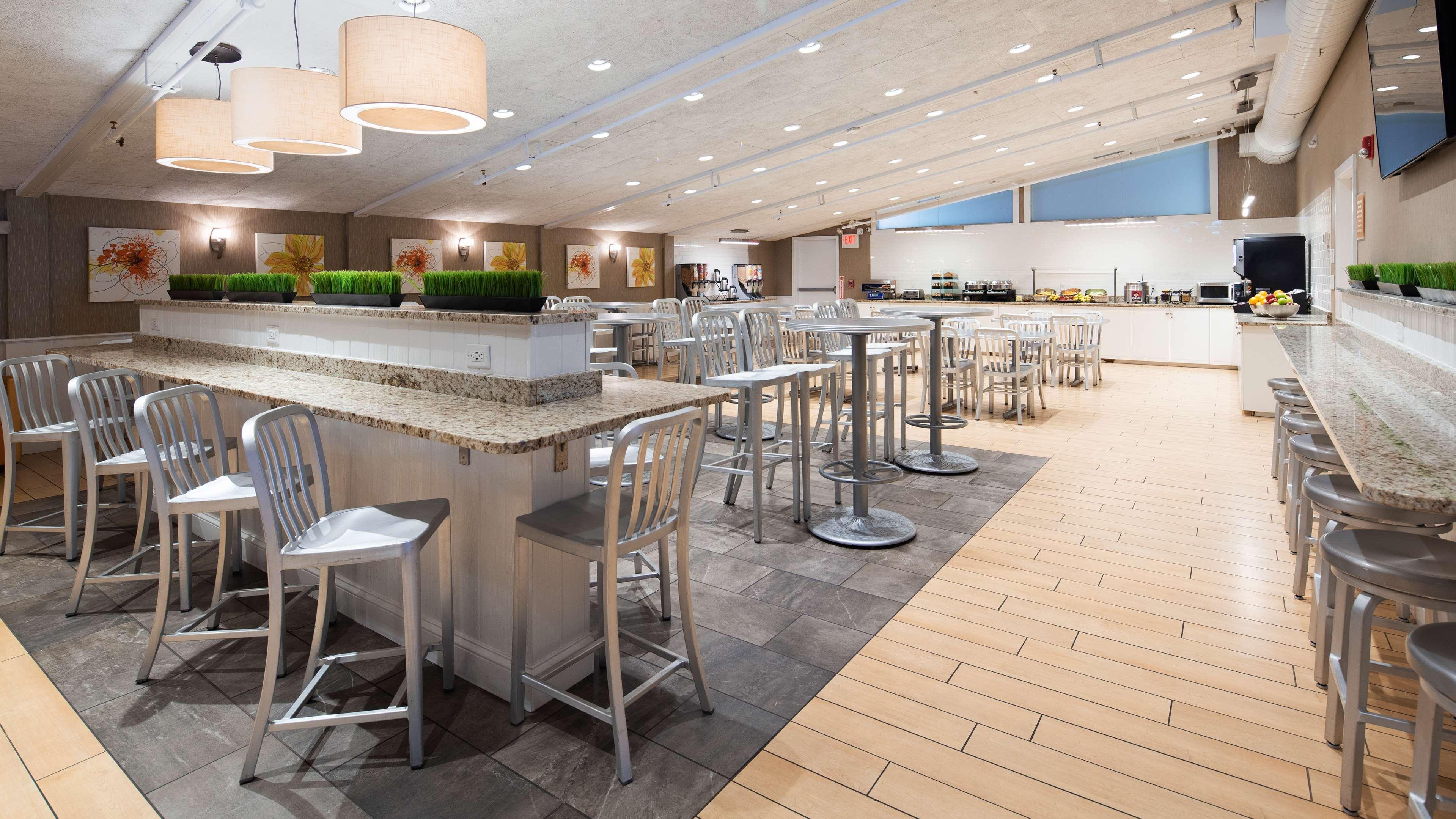Best Western Plus Waltham Boston Экстерьер фото