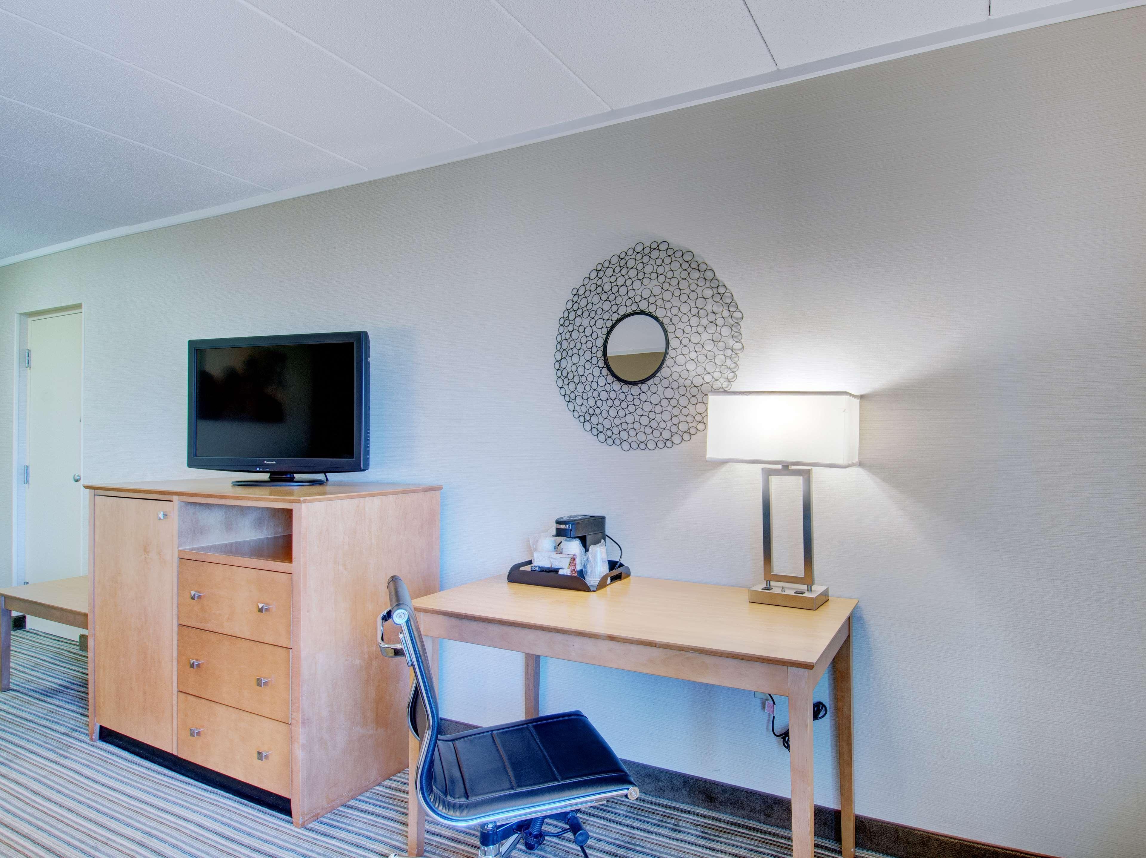 Best Western Plus Waltham Boston Экстерьер фото