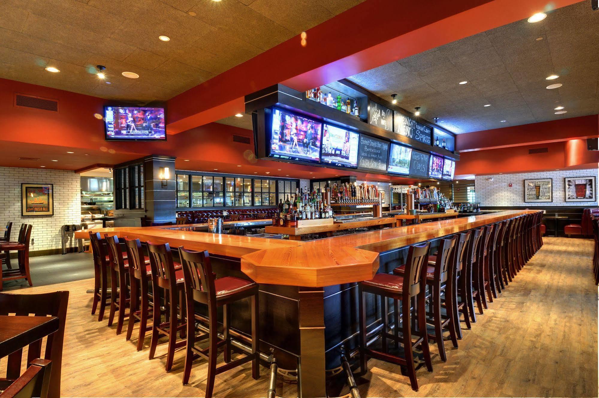 Best Western Plus Waltham Boston Экстерьер фото
